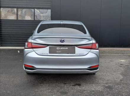 Lexus - ES