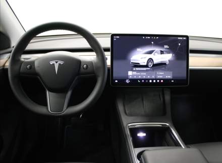 Tesla - Model Y