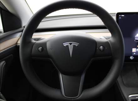 Tesla - Model Y