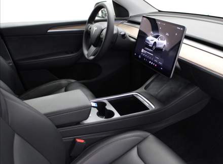 Tesla - Model Y