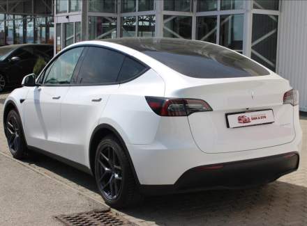 Tesla - Model Y