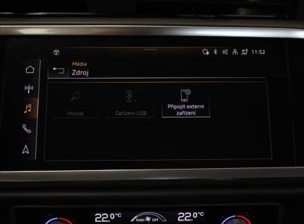 Audi - Q3