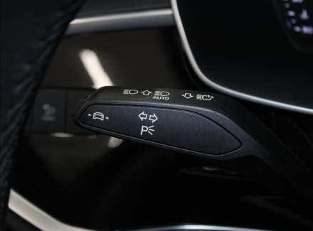 Audi - Q3