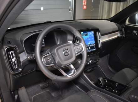 Volvo - XC40