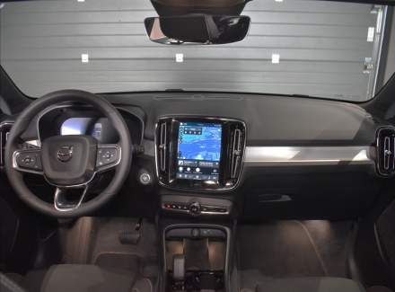Volvo - XC40