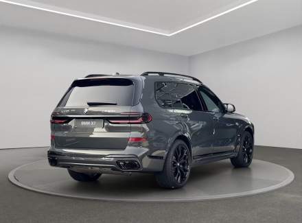 BMW - X7