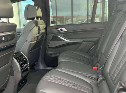 BMW - X7