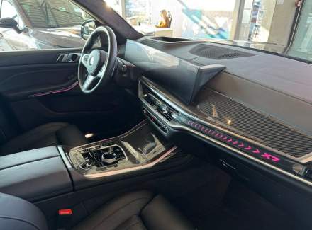 BMW - X7