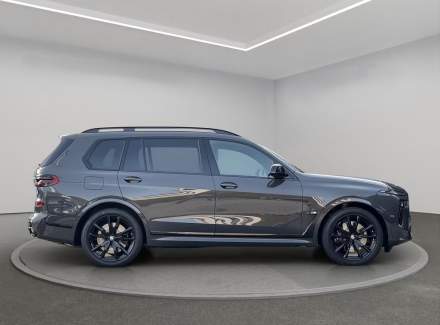 BMW - X7
