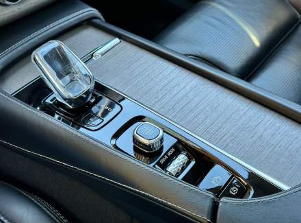 Volvo - XC90