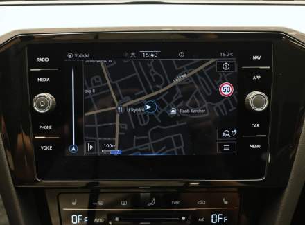 Volkswagen - Passat