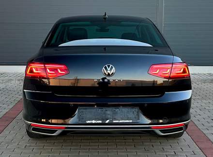 Volkswagen - Passat