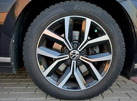 Volkswagen - Passat