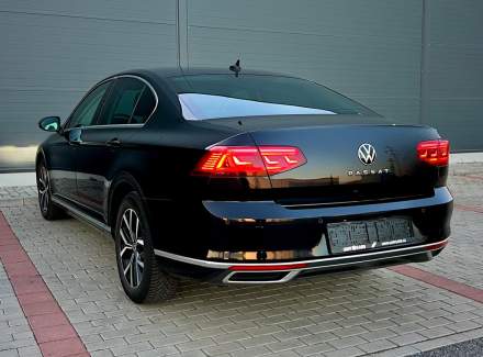 Volkswagen - Passat