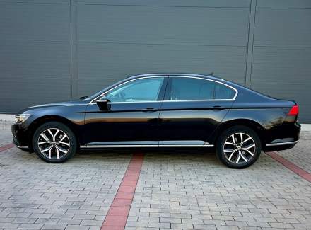 Volkswagen - Passat