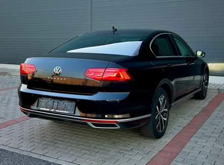 Volkswagen - Passat