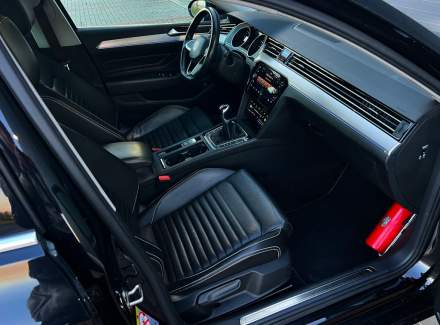 Volkswagen - Passat