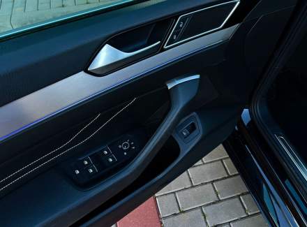 Volkswagen - Passat
