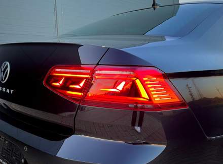 Volkswagen - Passat