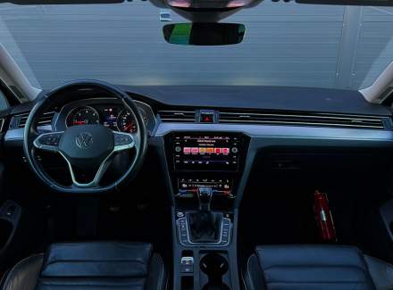 Volkswagen - Passat