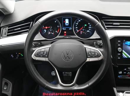 Volkswagen - Passat