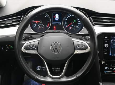 Volkswagen - Passat
