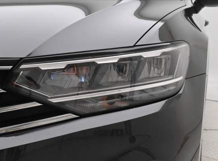 Volkswagen - Passat