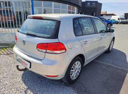 Volkswagen - Golf