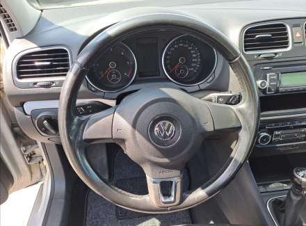 Volkswagen - Golf