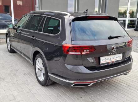 Volkswagen - Passat