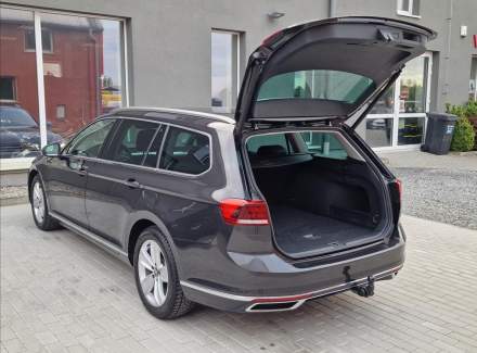 Volkswagen - Passat