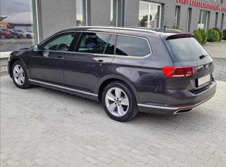 Volkswagen - Passat