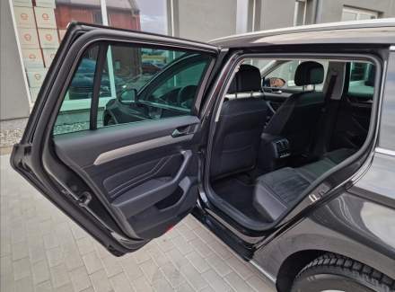 Volkswagen - Passat