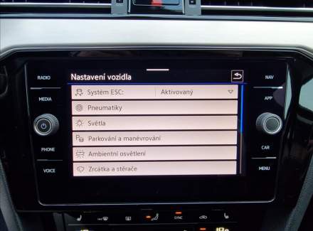 Volkswagen - Passat