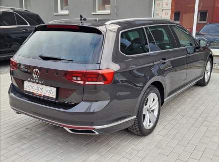 Volkswagen - Passat
