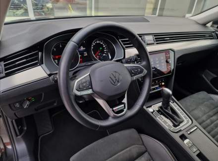 Volkswagen - Passat
