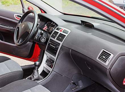 Peugeot - 307