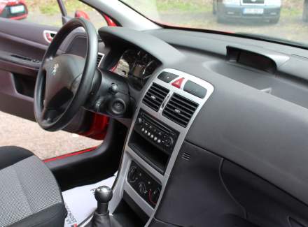 Peugeot - 307
