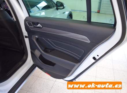 Volkswagen - Passat