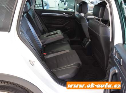Volkswagen - Passat