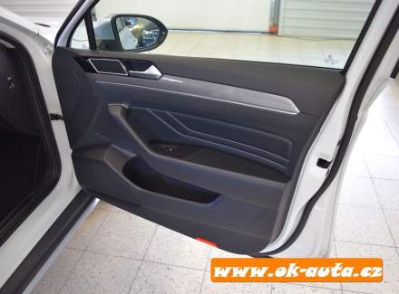 Volkswagen - Passat
