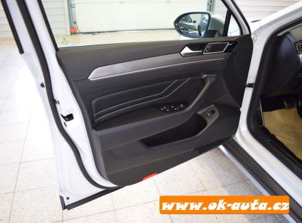 Volkswagen - Passat