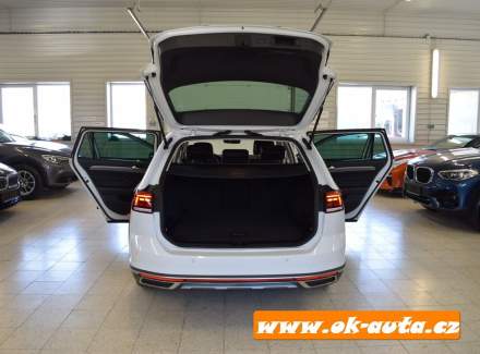 Volkswagen - Passat