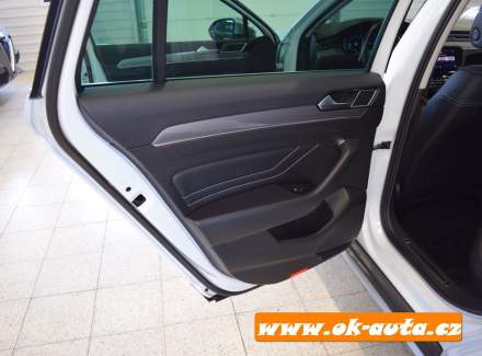 Volkswagen - Passat