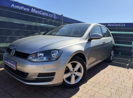 Volkswagen - Golf