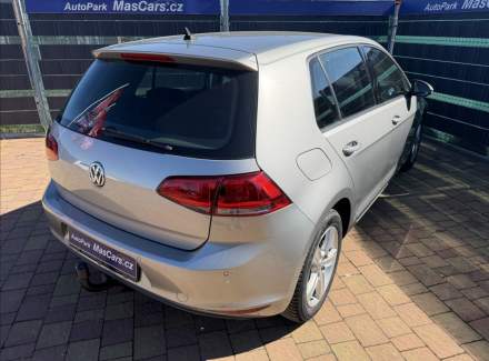 Volkswagen - Golf