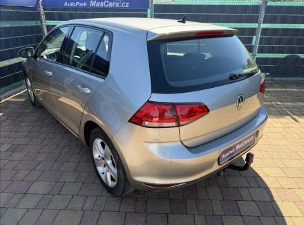 Volkswagen - Golf