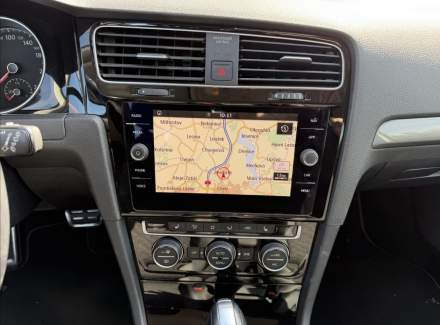 Volkswagen - Golf