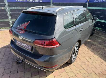 Volkswagen - Golf