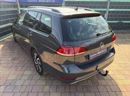 Volkswagen - Golf